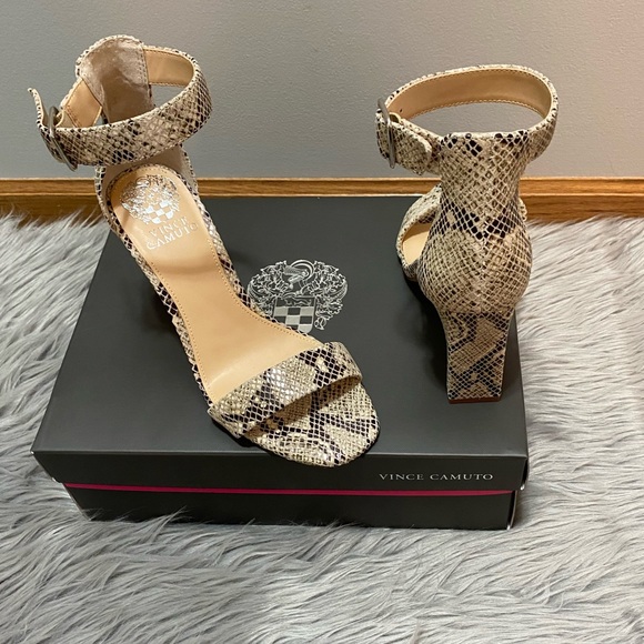 FLASH SALE Vince Camuto Bendiva Snakeprint Heels - Picture 6 of 12